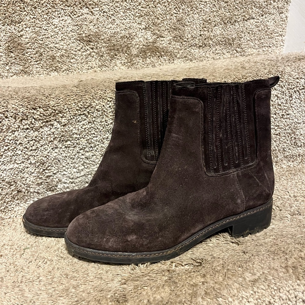 Via Spiga Brown Suede Ankle Booties